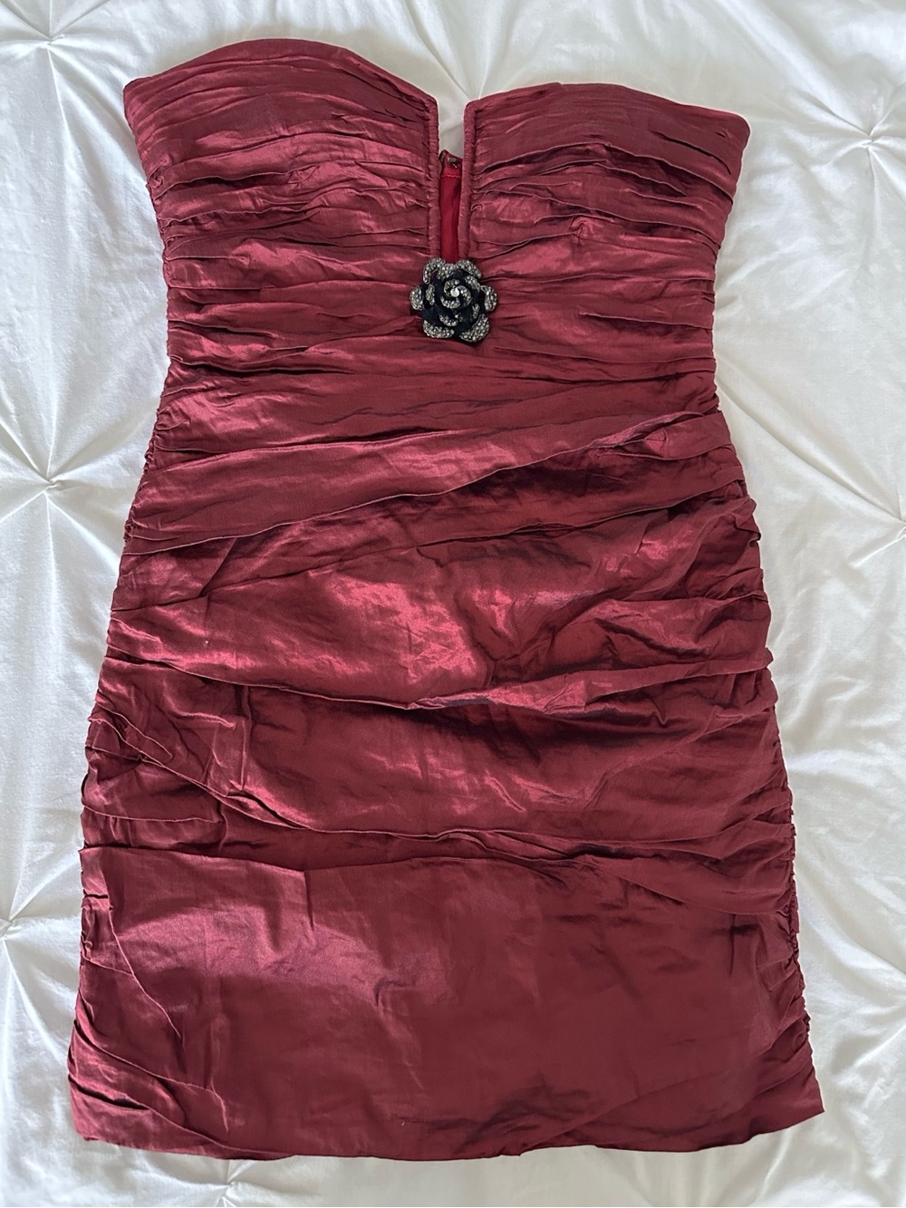 BCBGMAXAZRIA NWT Strapless Burgundy Ruched Cocktail Dress